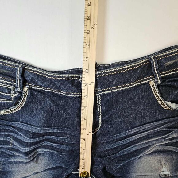 Almost Famous Women's Distressed Bootcut Jeans Sz 22 Med Wash Deco Pockets - Picture 8 of 12